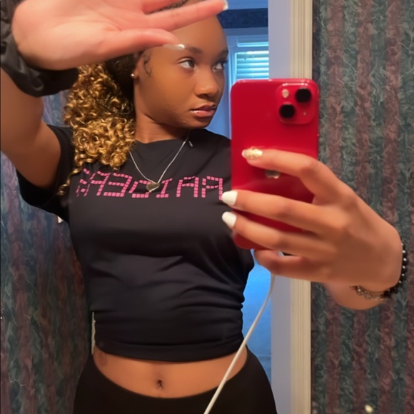 Meet your Posher, Jonea - Picture 2 of 5